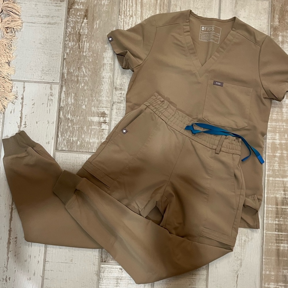 Figs Women's Scrub Set in Tan
